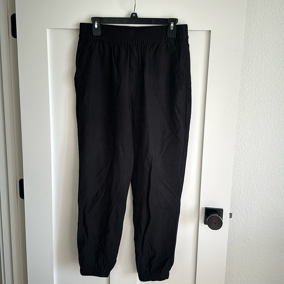 Old Navy Women's S Slouchy Pull On Jogger Pants Black Contemporary Minimalist - Picture 1 of 10